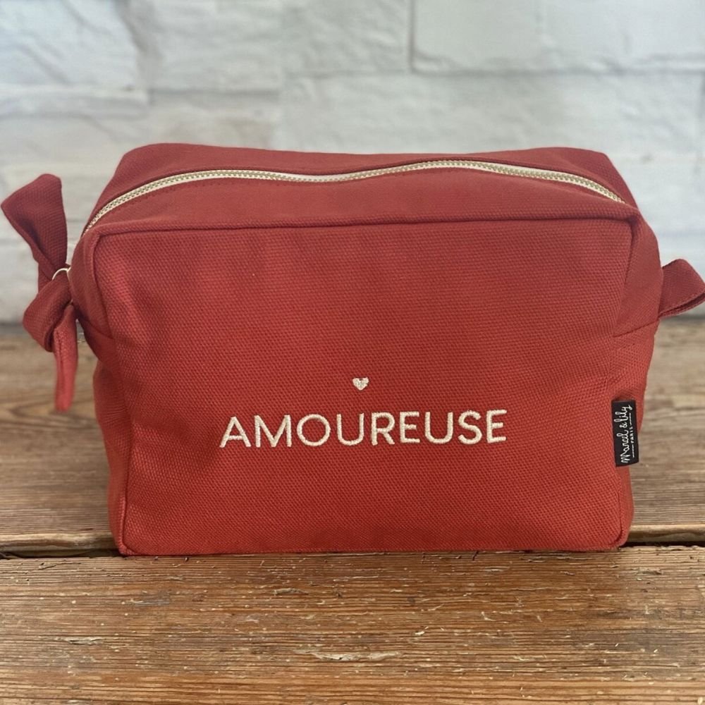 GRANDE TROUSSE DE TOILETTE BRODÉE - AMOUREUSE